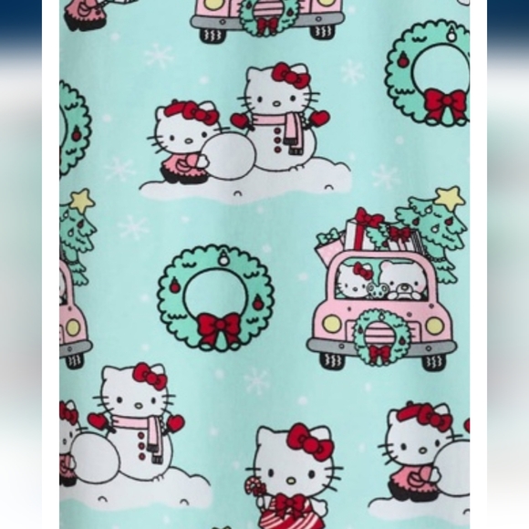 Hello Kitty Nightgown Sleepwear set w/Socks! FREE SHIPPING! - Picture 4 of 7